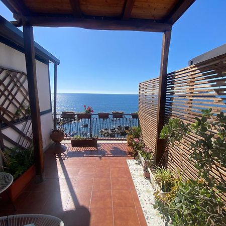 Teocle Beach Rooms Джардини-Наксос Экстерьер фото
